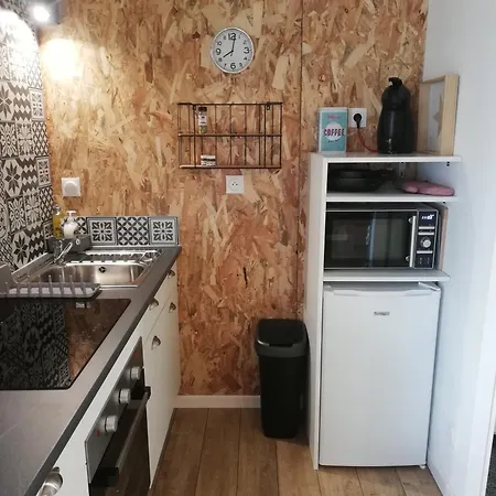 بيت للعطل Charmant Studio Avec Parking Dans Quartier Calme *