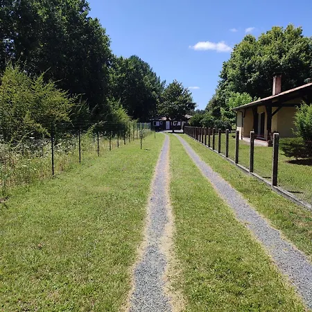 Avec Jardin Au Coeur De La Nature Holiday home *