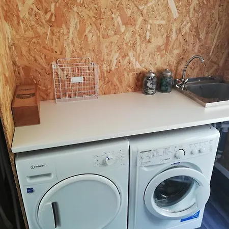 Charmant Studio Avec Parking Dans Quartier Calme ساليس