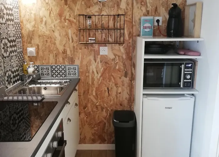 بيت للعطل Charmant Studio Avec Parking Dans Quartier Calme *