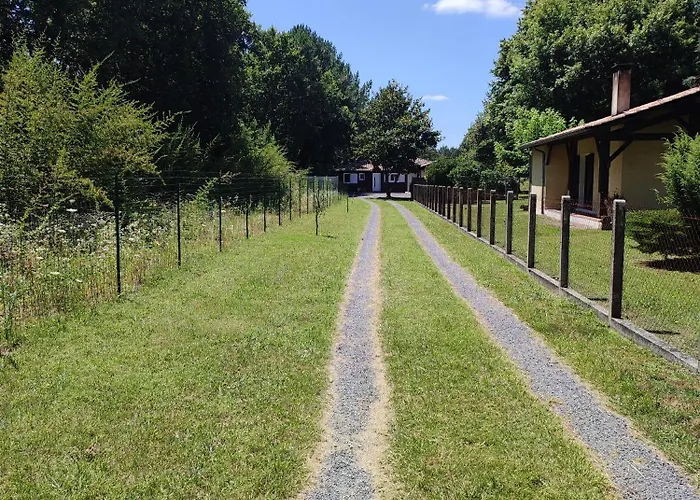 Charmant Studio Avec Parking Dans Quartier Calme بيت للعطل *