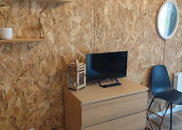 Charmant Studio Avec Parking Dans Quartier Calme بيت للعطل ساليس