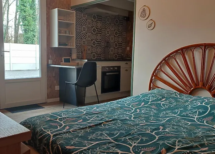 Charmant Studio Avec Parking Dans Quartier Calme بيت للعطل *