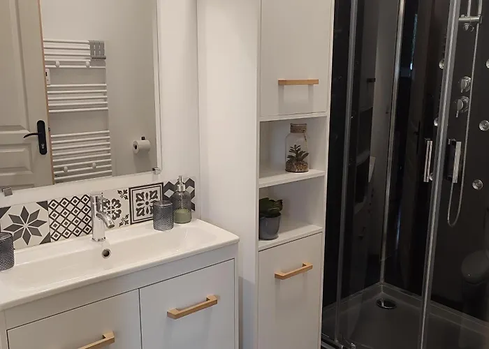 Charmant Studio Avec Parking Dans Quartier Calme بيت للعطل ساليس